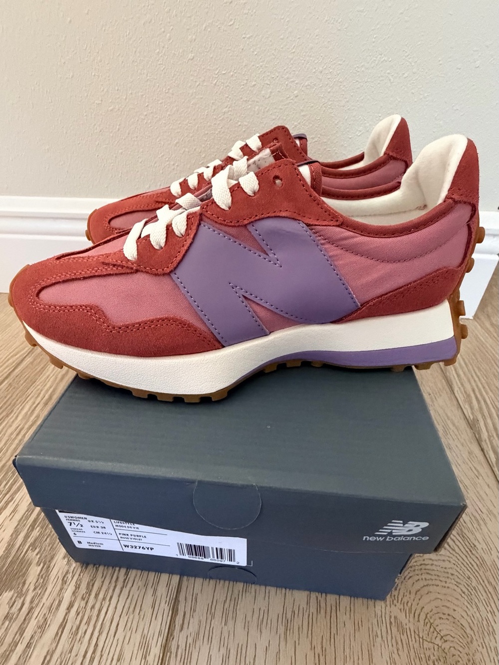 New Balance 327 Rosewood 7.5 NIB